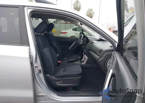 2015 Subaru Forester 2.5I Premium из США, поврежденный, VIN JF2SJADC6FH593701